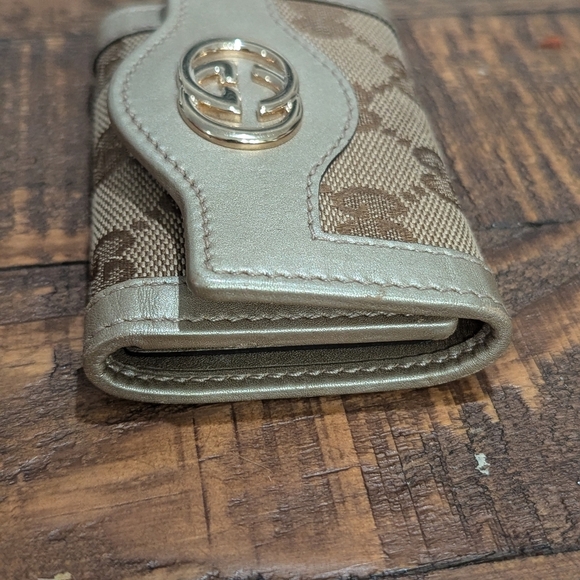 Gucci GG Canvas Key Case - Picture 2 of 9